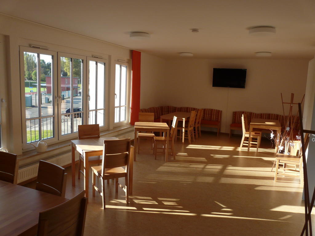 Sport Tourist Hostel Вайсенфельс Экстерьер фото