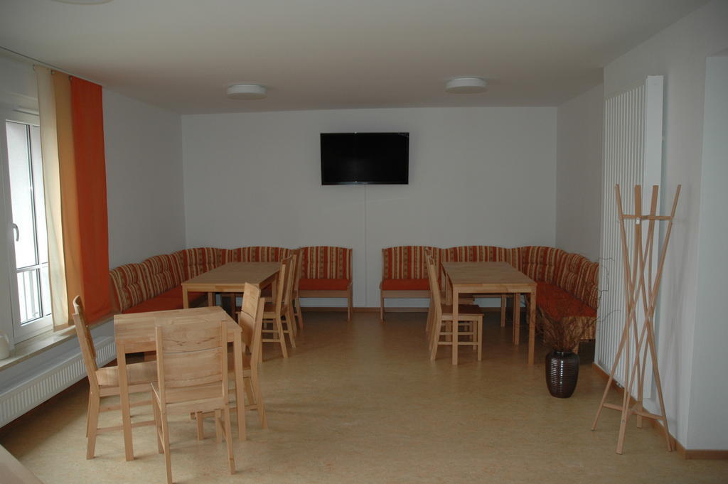Sport Tourist Hostel Вайсенфельс Экстерьер фото